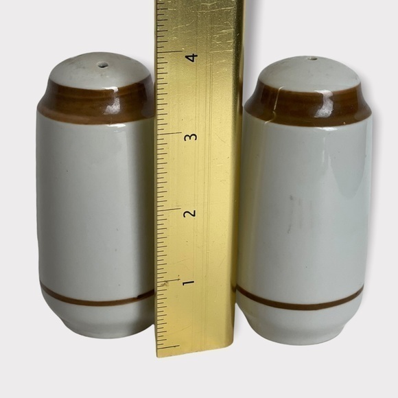 Vintage Porcelain Japanese Salt &‎ Pepper Shakers - Picture 4 of 4